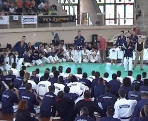 apprendere da tutto e da tutti, poich da tutto e da tutti continuamente impariamo